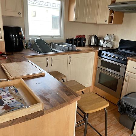 Cozy Camber Caravan 3 Bedroom Retreat With Decking Rye Extérieur photo