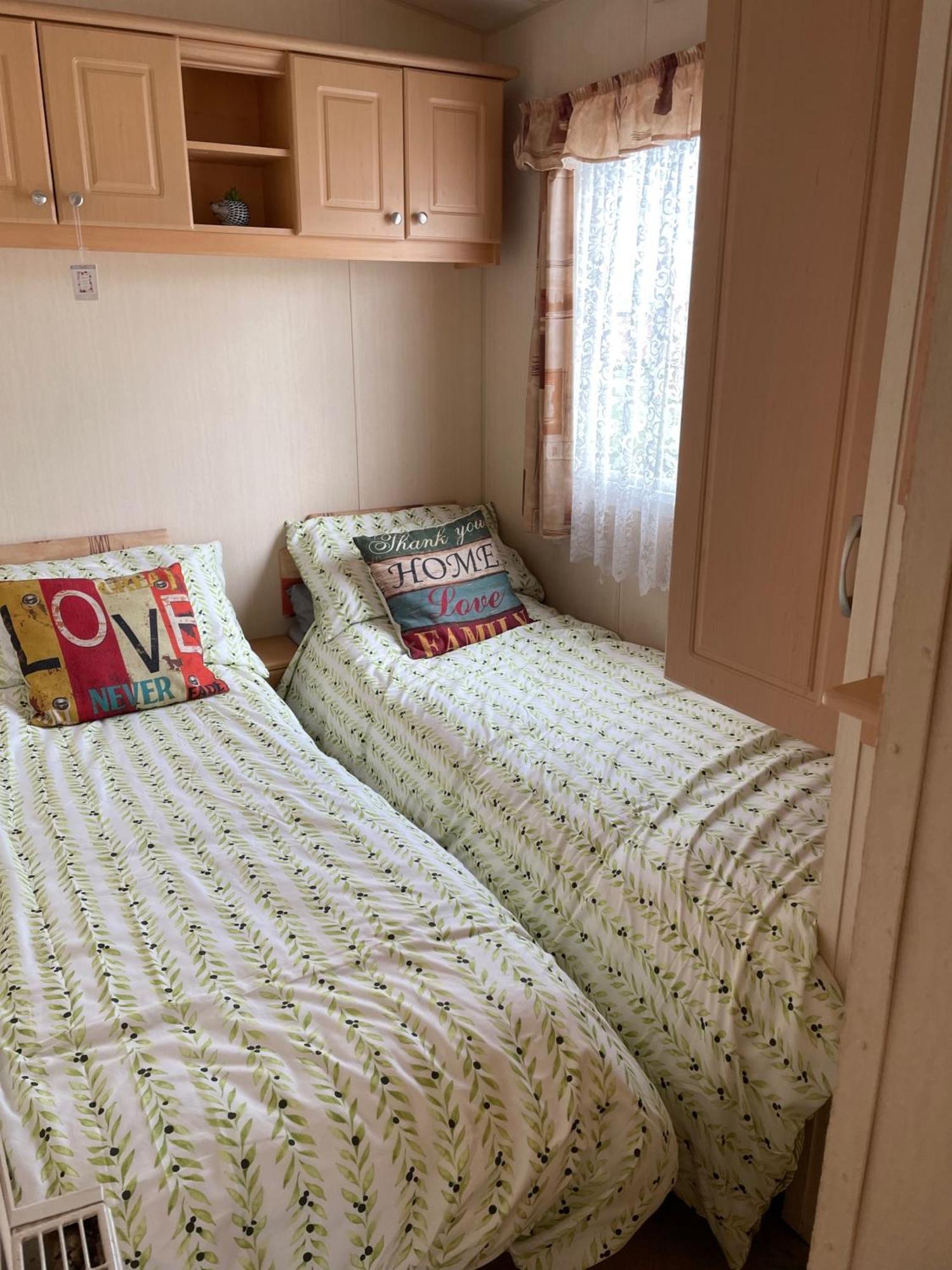 Cozy Camber Caravan 3 Bedroom Retreat With Decking Rye Extérieur photo