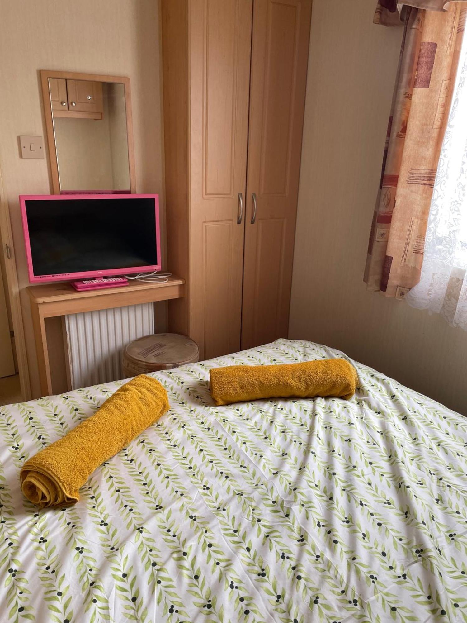 Cozy Camber Caravan 3 Bedroom Retreat With Decking Rye Extérieur photo