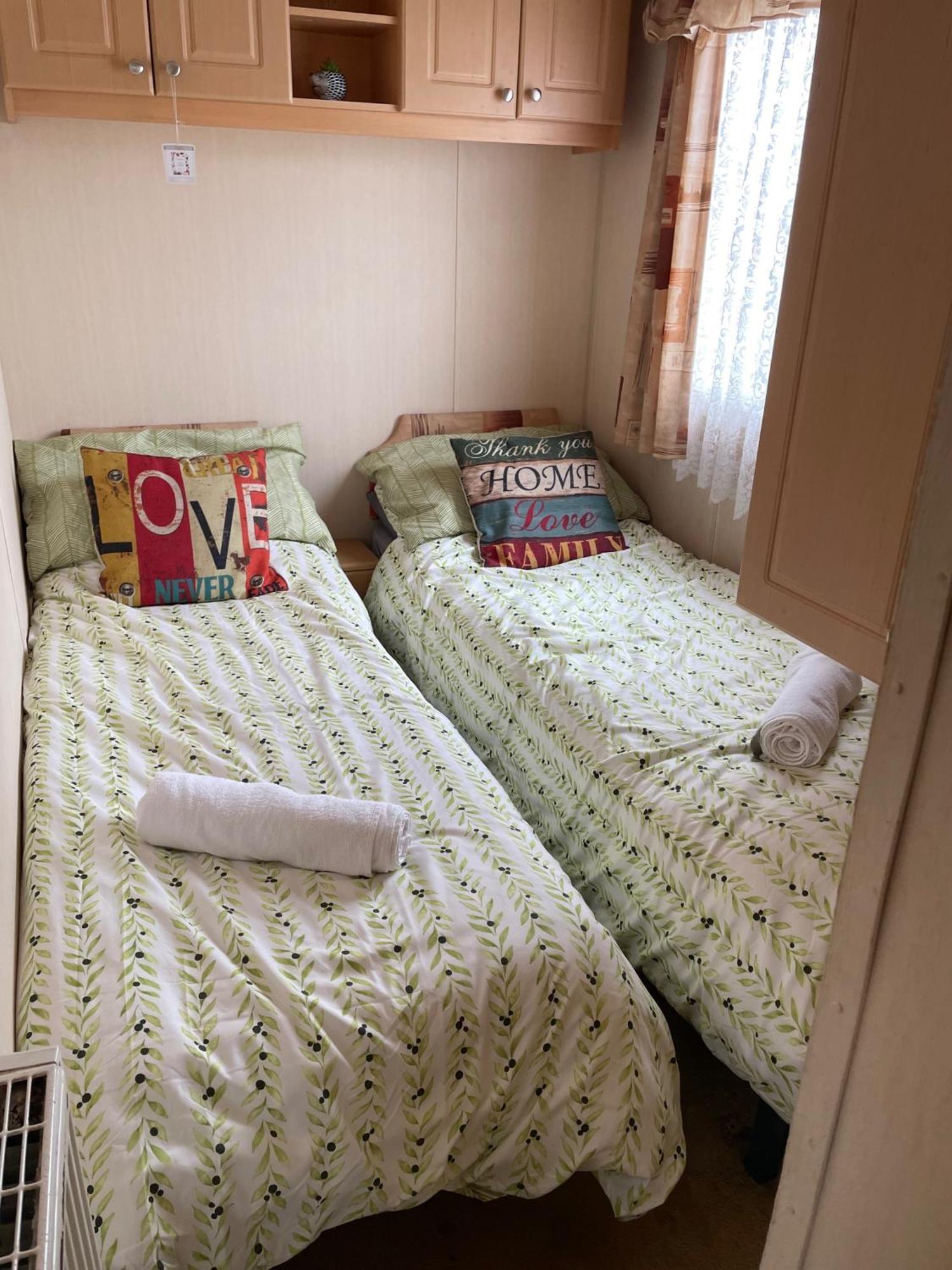 Cozy Camber Caravan 3 Bedroom Retreat With Decking Rye Extérieur photo