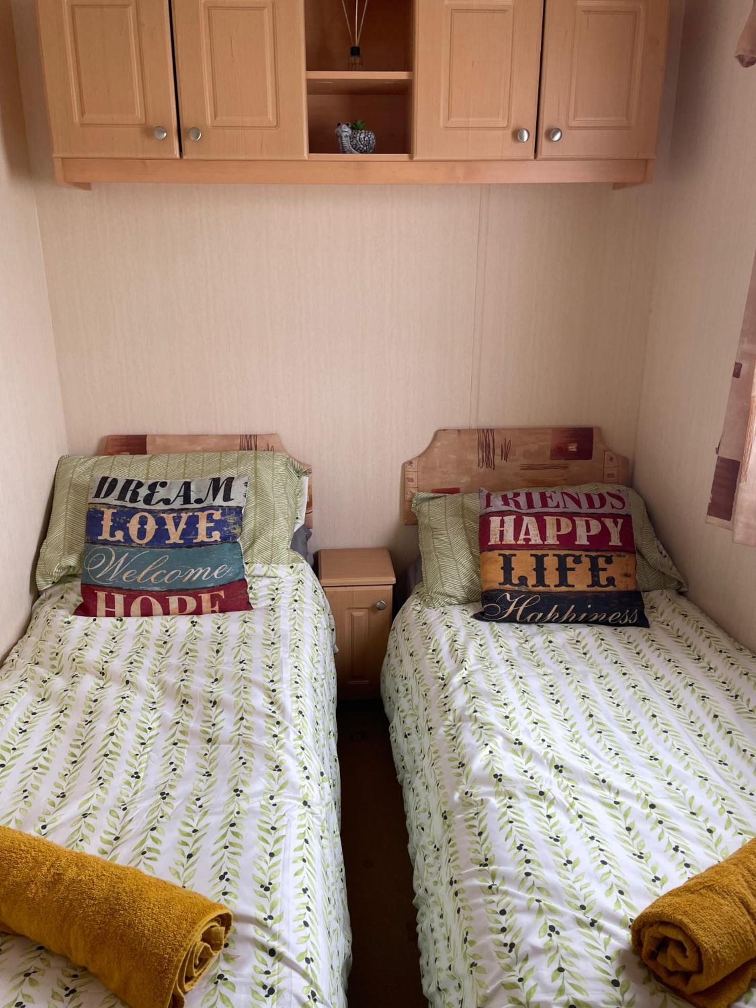 Cozy Camber Caravan 3 Bedroom Retreat With Decking Rye Extérieur photo